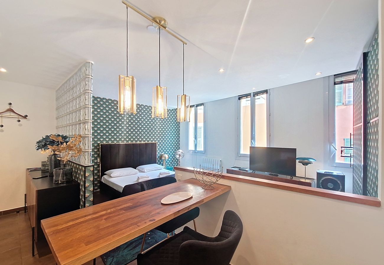 Studio in Nice - New! N&J - REFLET D'OR - Vieux Nice - Neau beach