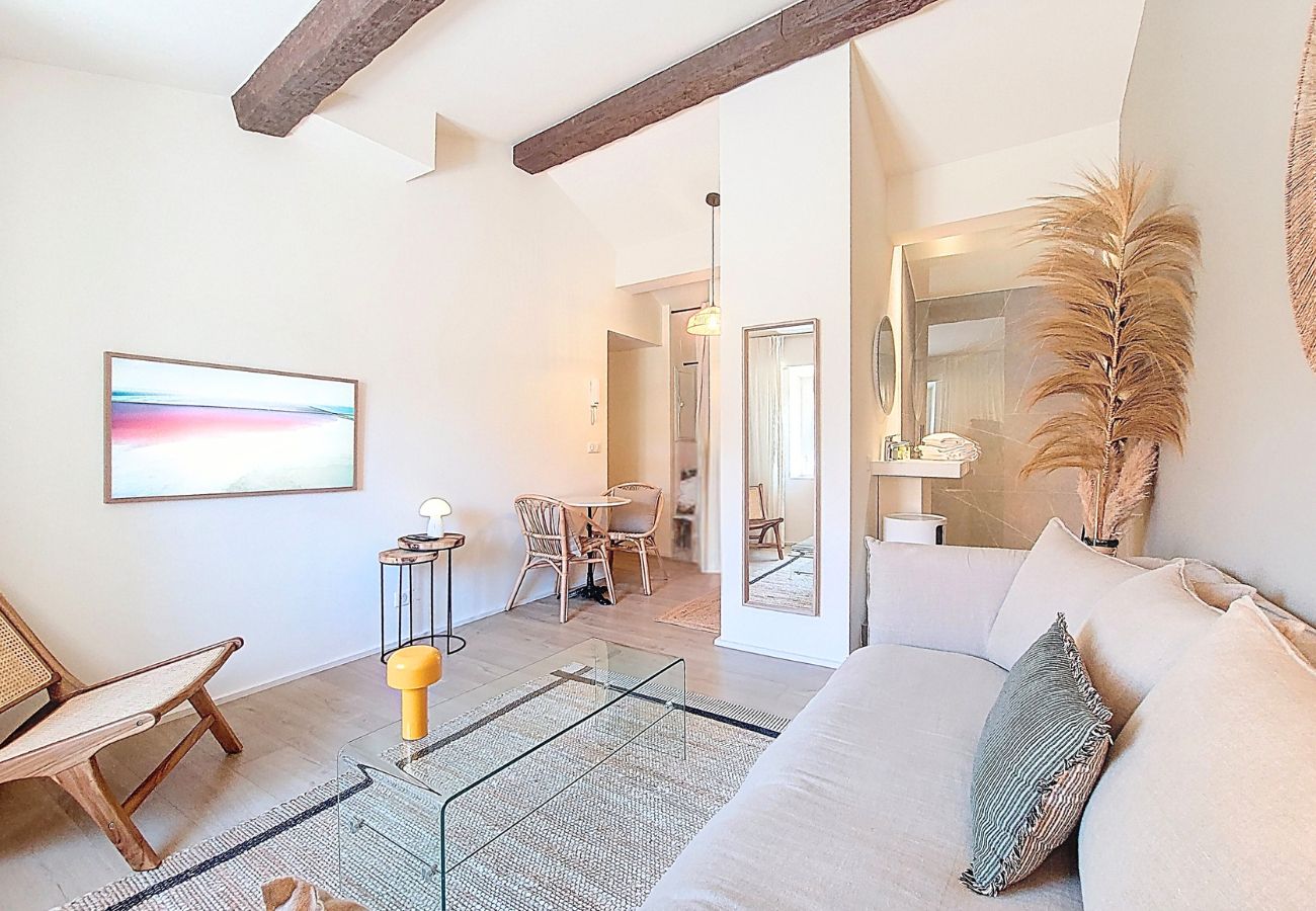 Studio in Nice - NEW! N&J - BEIGE RIVIERA - Standing suite