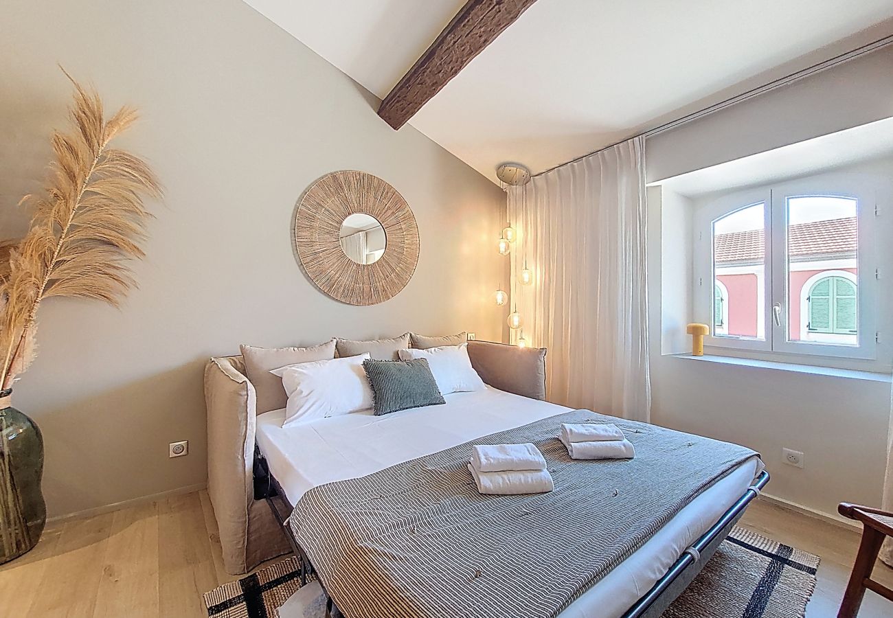 Studio in Nice - NEW! N&J - BEIGE RIVIERA - Standing suite