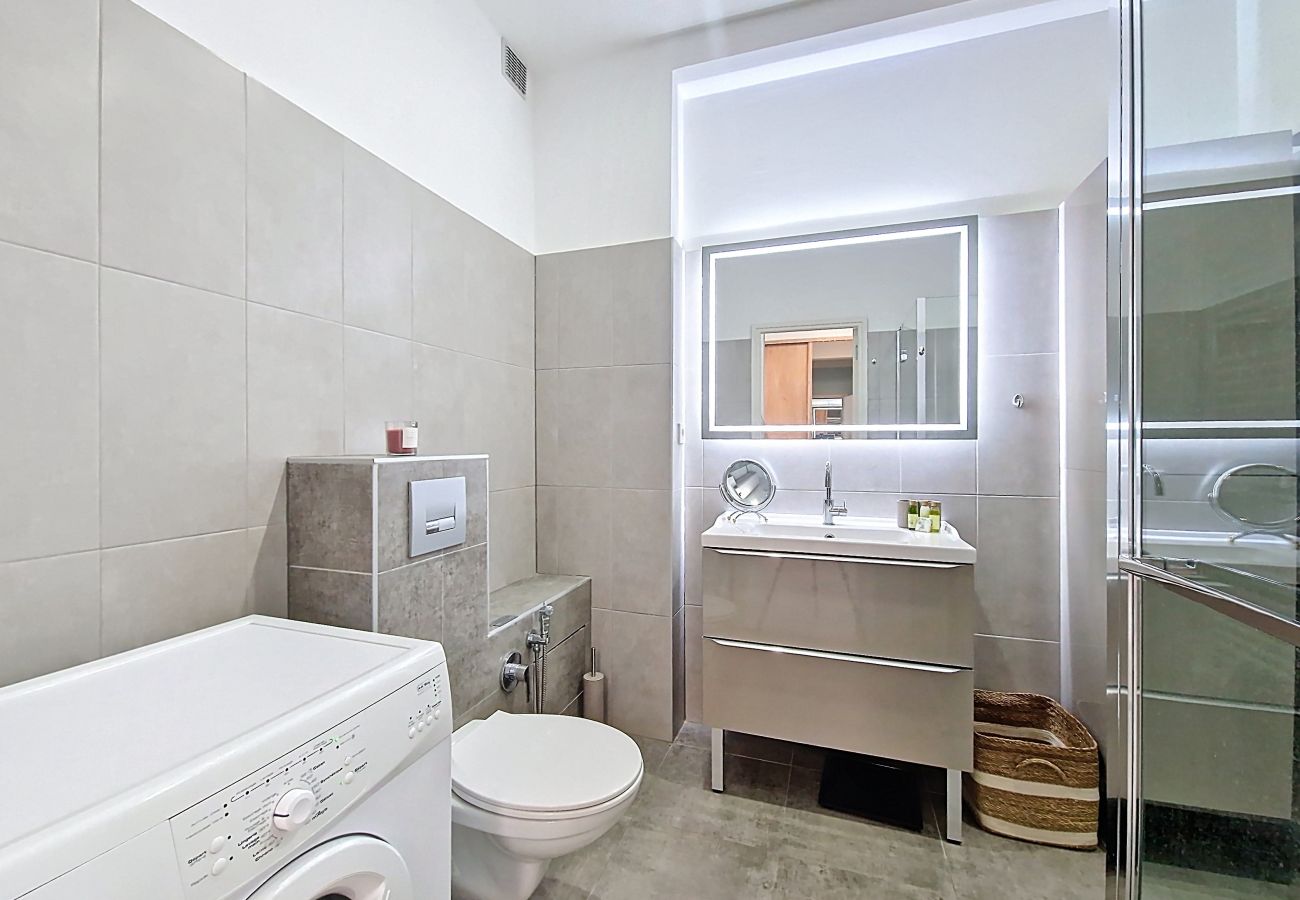 Apartment in Nice - NOUVEAU! N&J - IMPERIA PROMENADE - Spacious and close to the sea