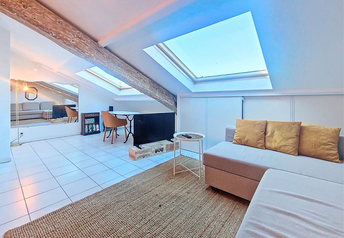 Apartment in Nice - New! N&J - L'ESCURIAL - Central