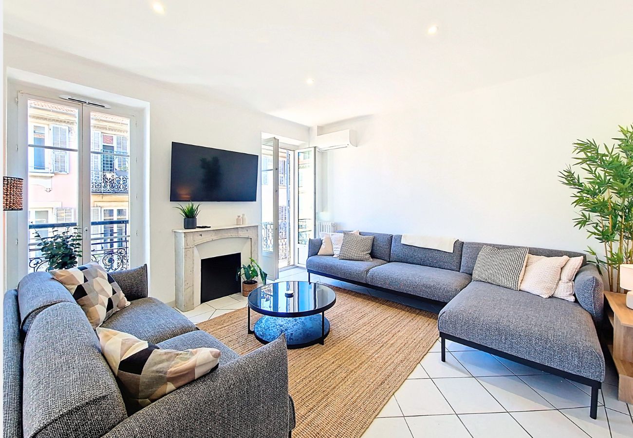 Apartment in Nice - New! N&J - URBAN RIVIERA - Central - Luminous