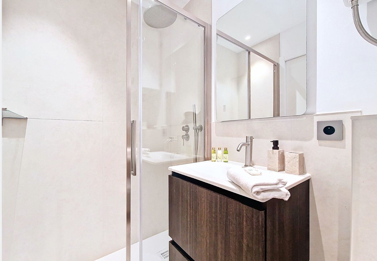 Studio in Nice - New! N&J - STUDIO JULIE - Central Nice • AC • Walk to beach