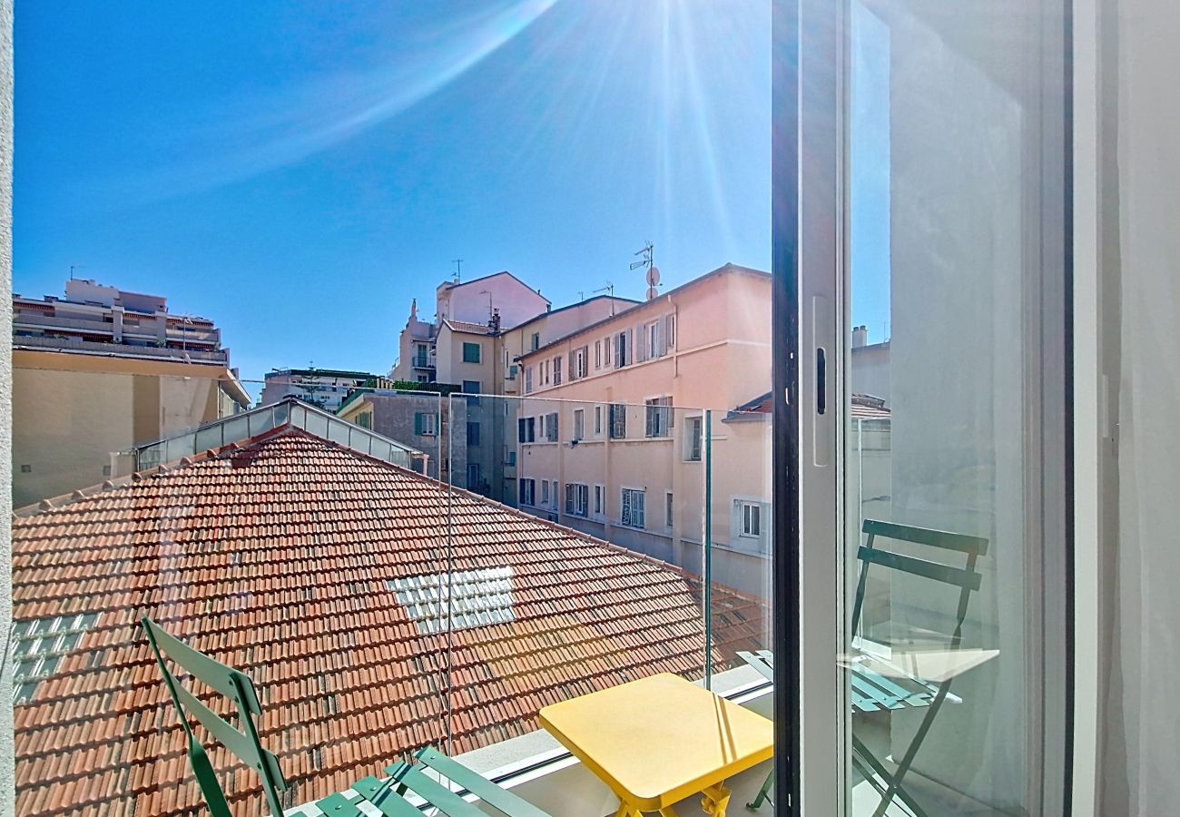 Studio in Nice - New! N&J - STUDIO ANNA - Central Nice • AC • Walk to beach