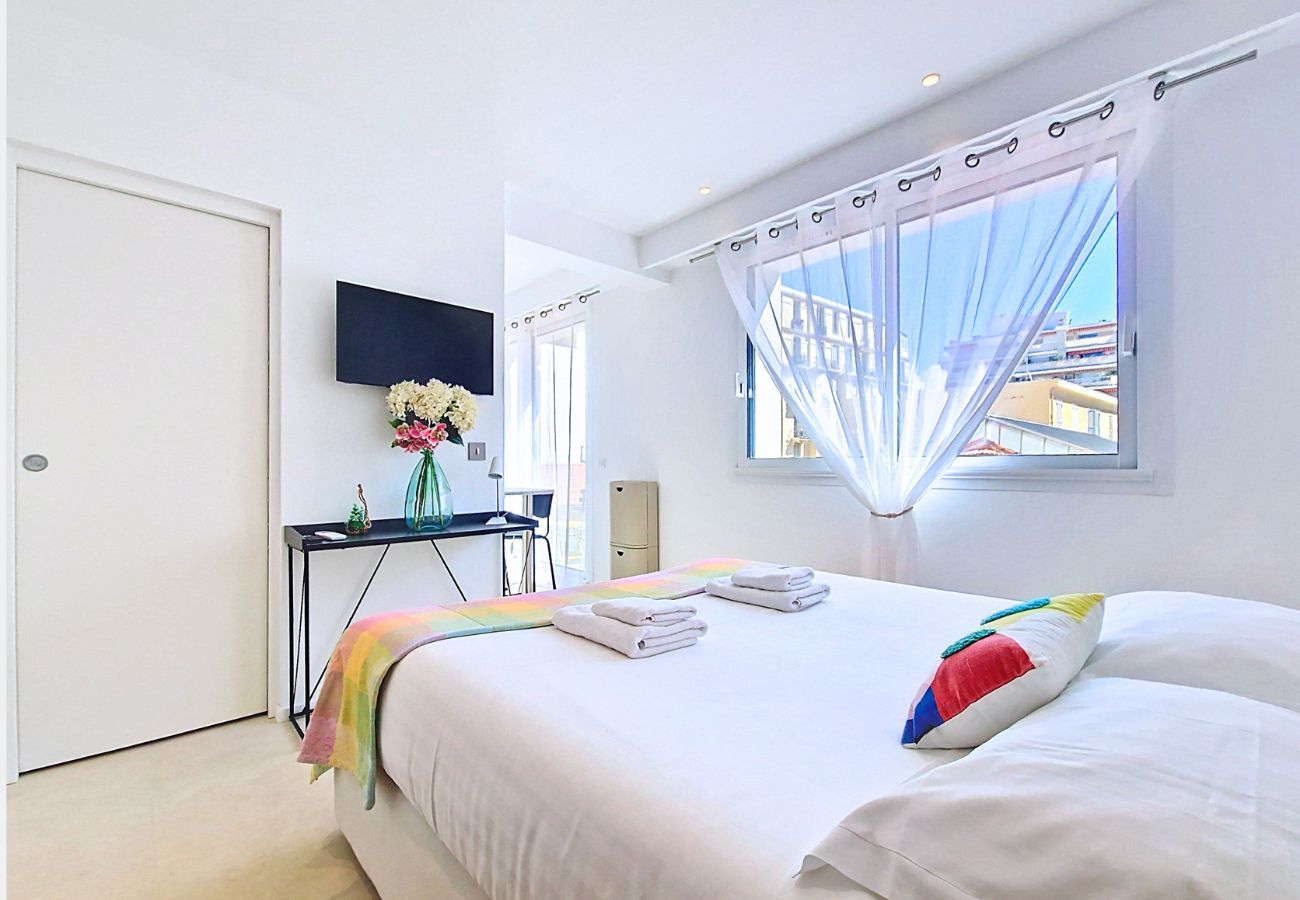 Studio in Nice - New! N&J - STUDIO ANNA - Central Nice • AC • Walk to beach