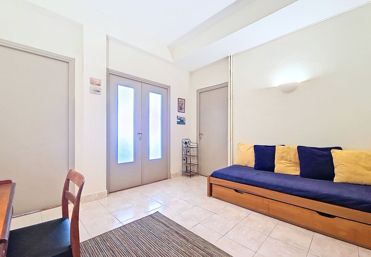 Apartment in Nice - New! N&J -LE CATINAT - Spacious - Balcony