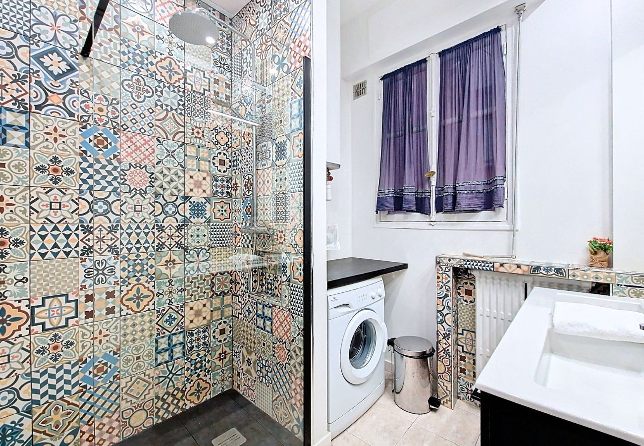 Apartment in Nice - New! N&J -LE CATINAT - Spacious - Balcony