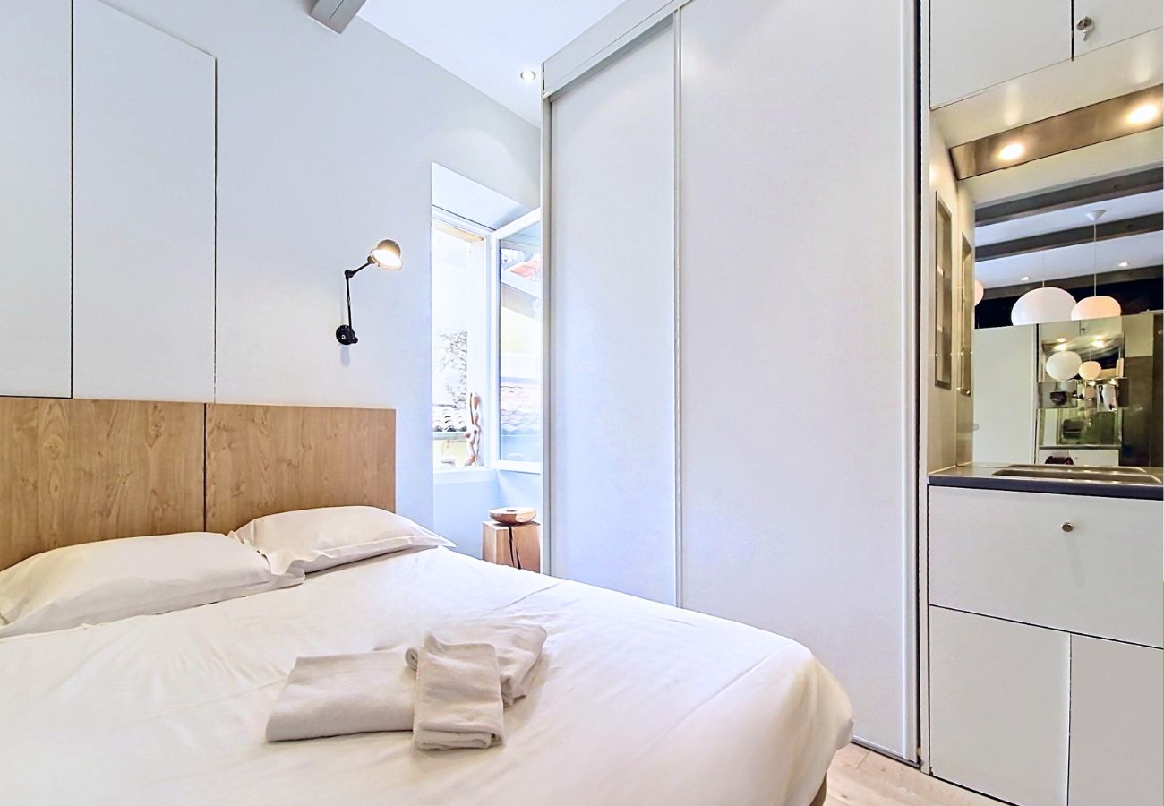 Apartment in Nice - New! N&J - COCON BONAPARTE -  Place du Pin - Balcony