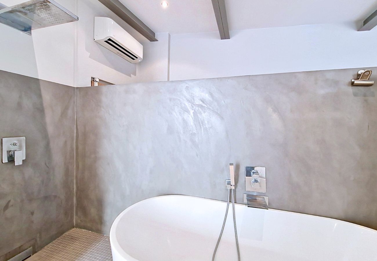 Apartment in Nice - New! N&J - COCON BONAPARTE -  Place du Pin - Balcony