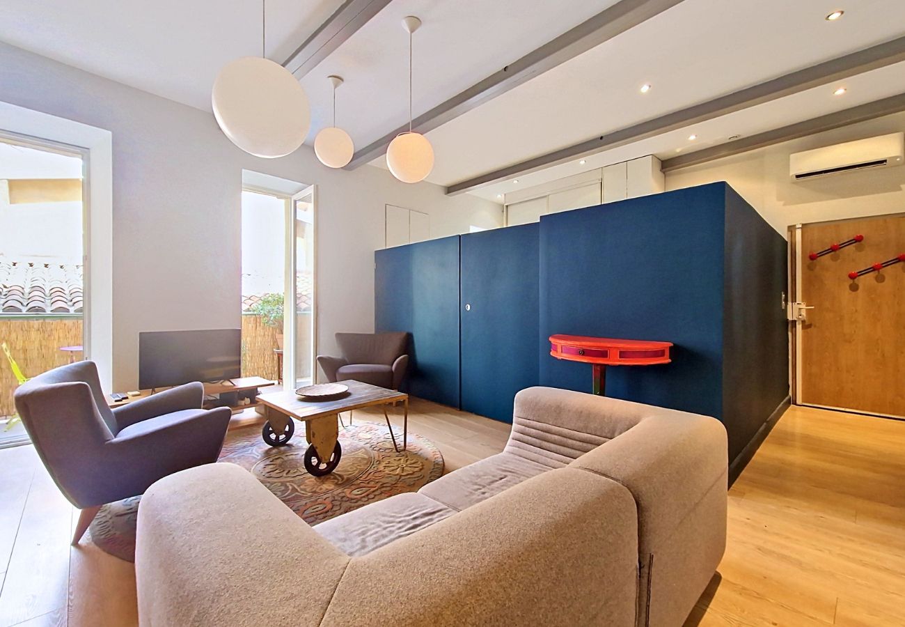 Apartment in Nice - New! N&J - COCON BONAPARTE -  Place du Pin - Balcony