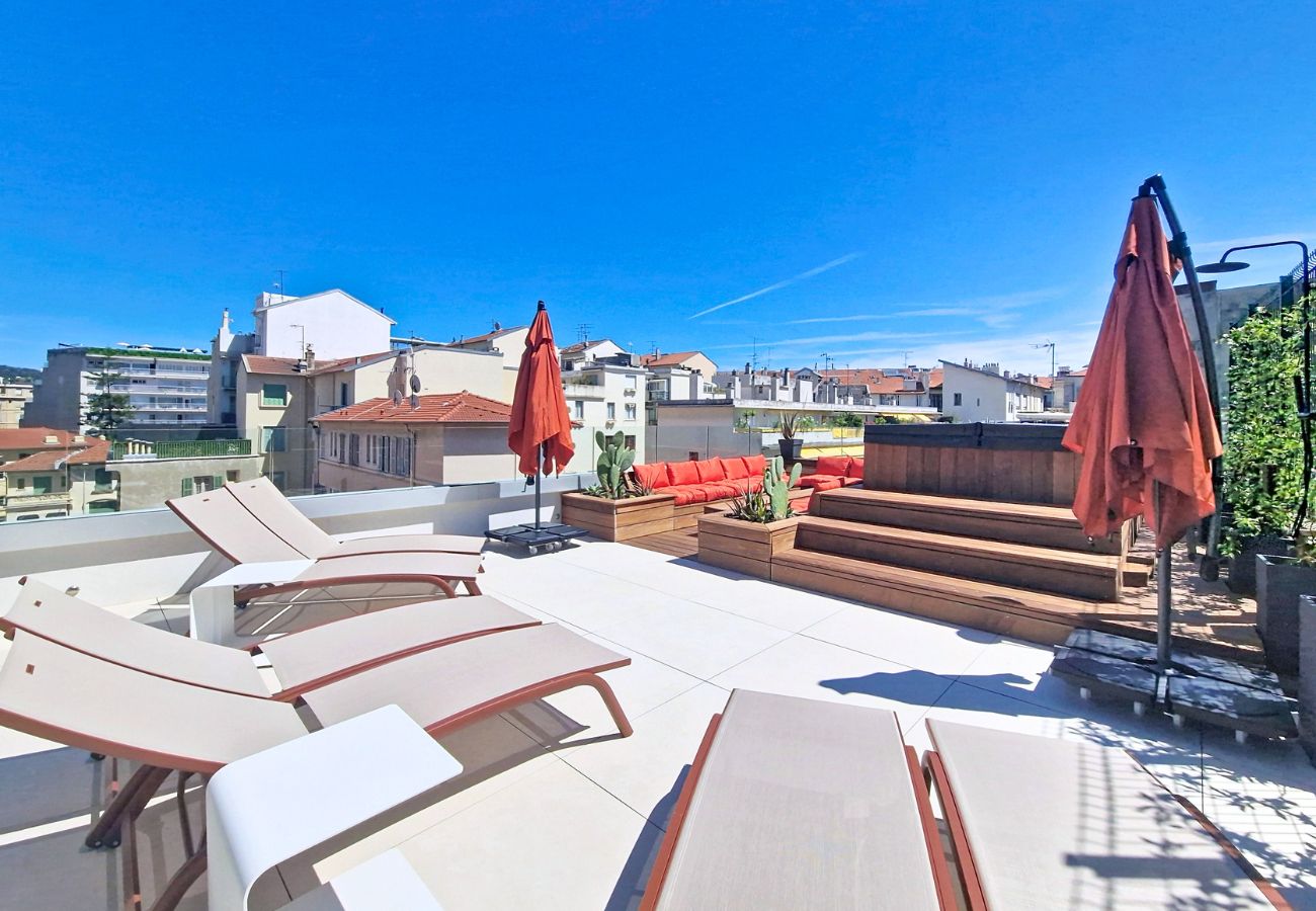 Apartment in Nice - New! N&J - JULIANNA ROOFTOP - Jacuzzi - Sauna