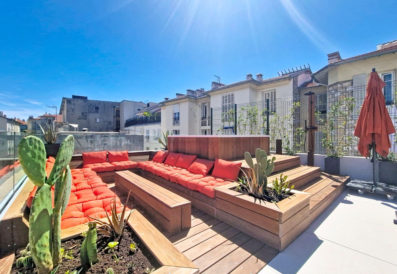 Apartment in Nice - New! N&J - JULIANNA ROOFTOP - Jacuzzi - Sauna
