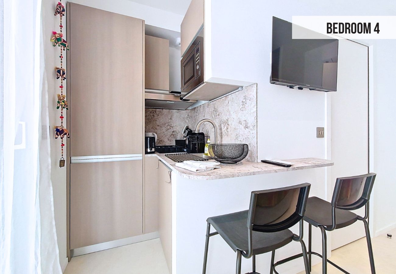 Apartment in Nice - New! N&J - JULIANNA ROOFTOP - Jacuzzi - Sauna