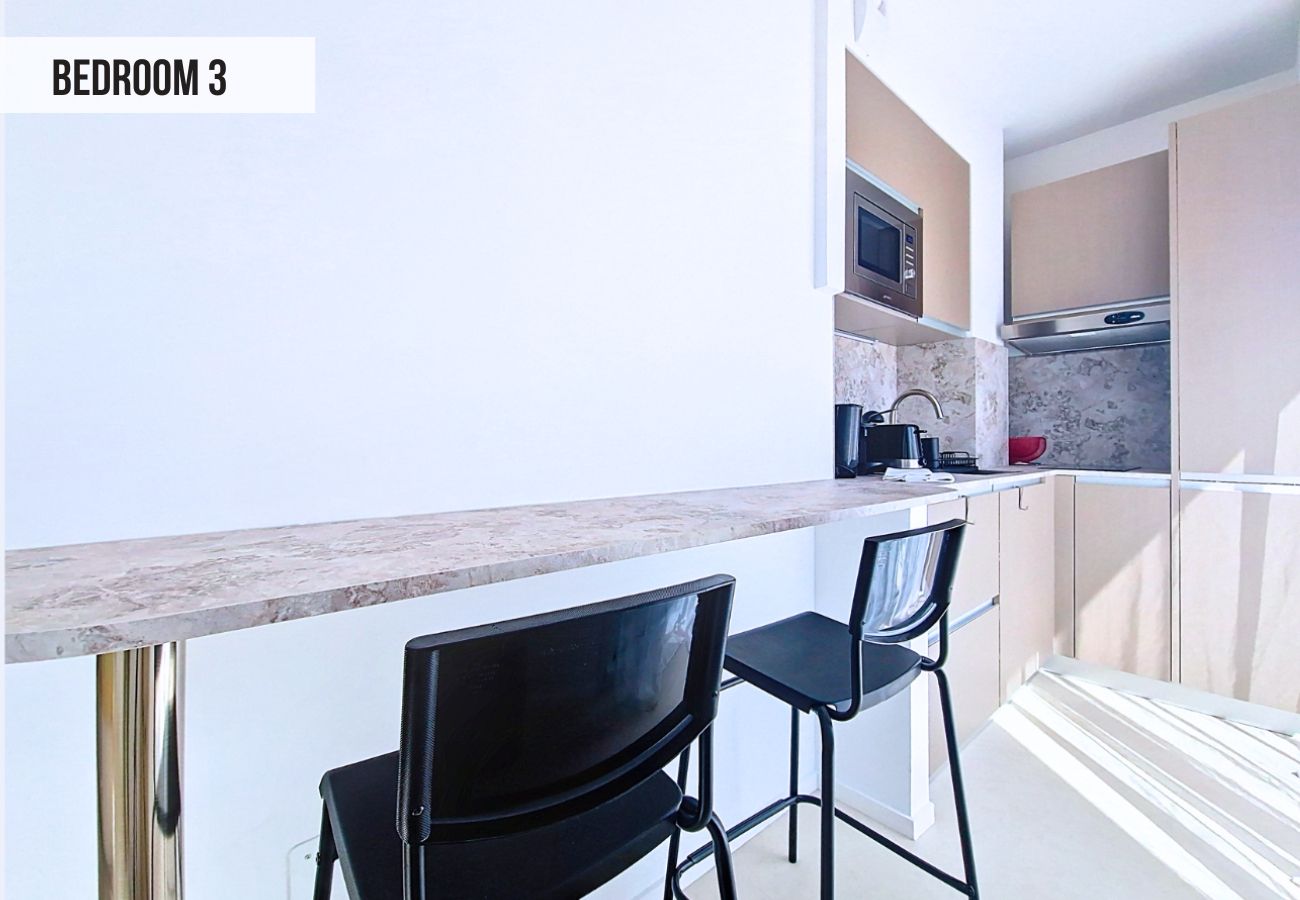 Apartment in Nice - New! N&J - JULIANNA ROOFTOP - Jacuzzi - Sauna