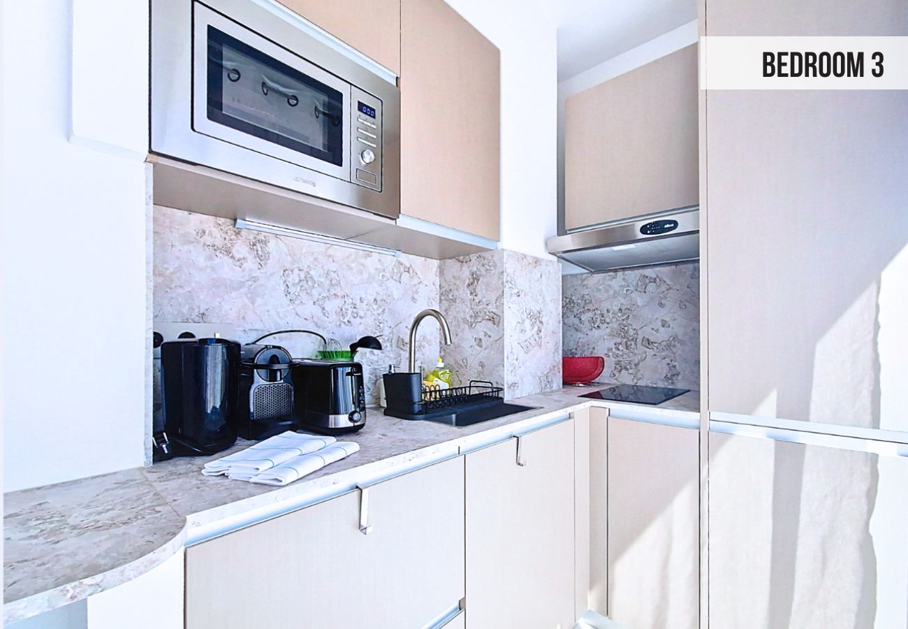 Apartment in Nice - New! N&J - JULIANNA ROOFTOP - Jacuzzi - Sauna