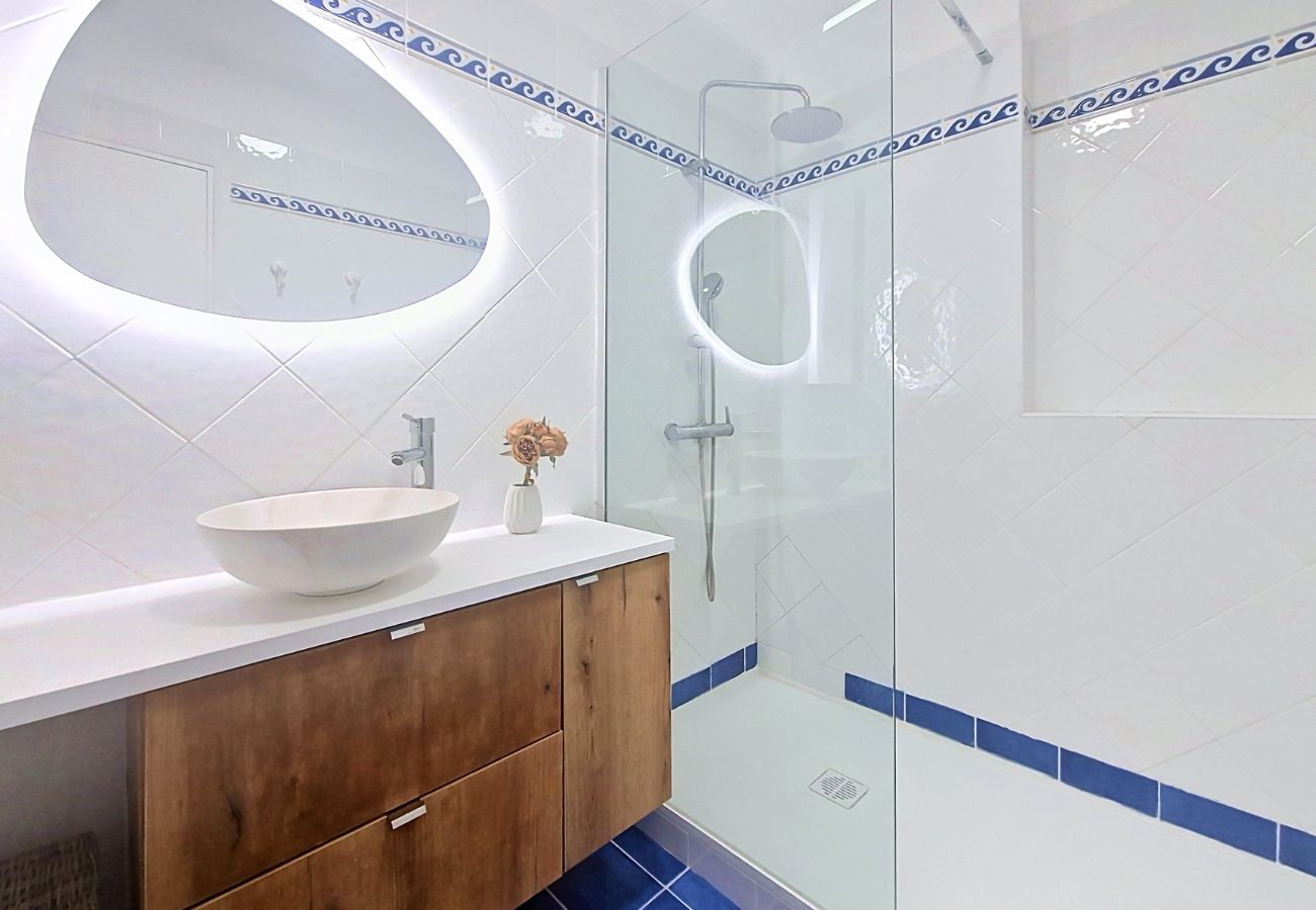 Apartment in Nice - AZUR MASSENET - CIVIL LEASE FROM 1 TO 11 MONTHS