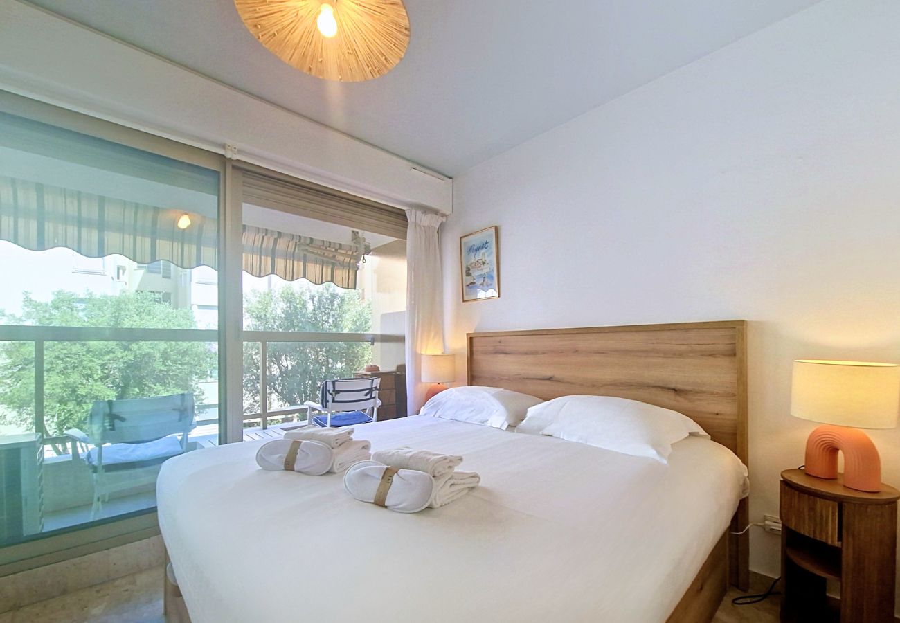Apartment in Nice - AZUR MASSENET - CIVIL LEASE FROM 1 TO 11 MONTHS