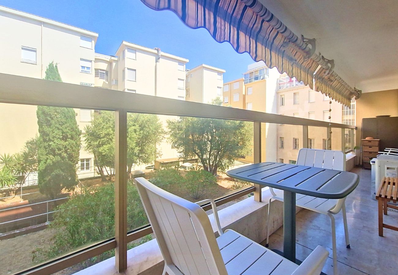 Apartment in Nice - AZUR MASSENET - CIVIL LEASE FROM 1 TO 11 MONTHS
