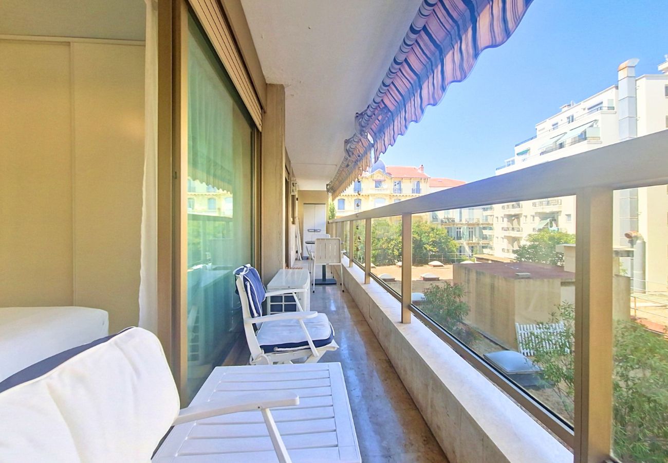 Apartment in Nice - AZUR MASSENET - CIVIL LEASE FROM 1 TO 11 MONTHS