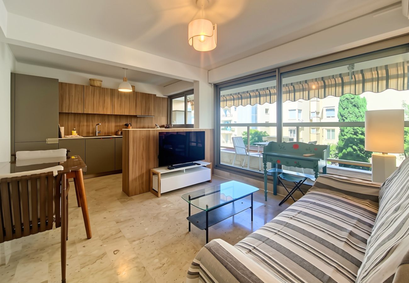 Apartment in Nice - AZUR MASSENET - CIVIL LEASE FROM 1 TO 11 MONTHS