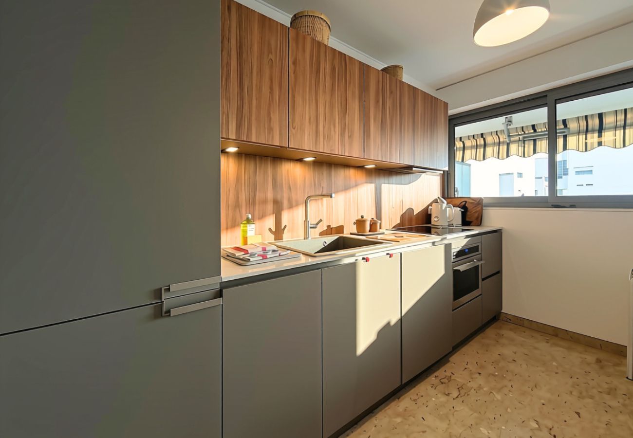 Apartment in Nice - AZUR MASSENET - CIVIL LEASE FROM 1 TO 11 MONTHS