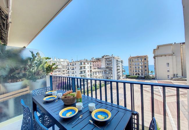 Appartement à Nice - N&J - BLEU AZUR VUE MER - Central - Proche Mer Appartement à Nice - N&J - BLEU AZUR VUE MER - Central - Proche Mer