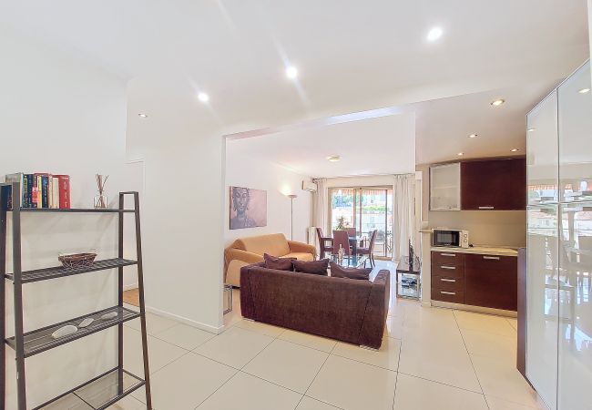 Appartement à Nice - 2100€/MOIS TOUT INCLUS - PLAYA TERRACE - BAIL MOBILITE ENTRE 1 ET 10 MOIS Appartement à Nice - 2100€/MOIS TOUT INCLUS - PLAYA TERRACE - BAIL MOBILITE ENTRE 1 ET 10 MOIS