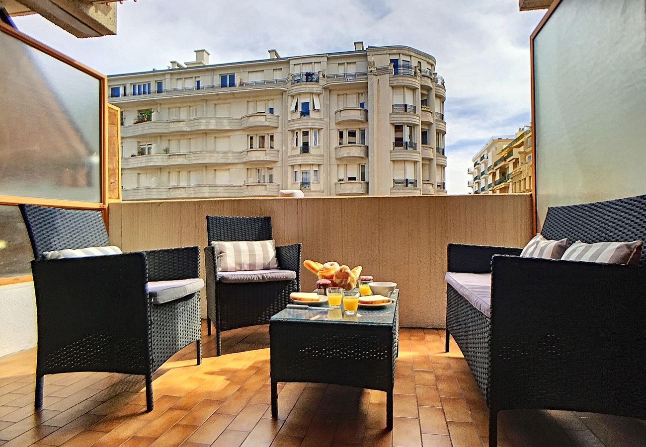 Appartement à Nice - N&J - CARDELINE TERRASSE - Très proche mer 