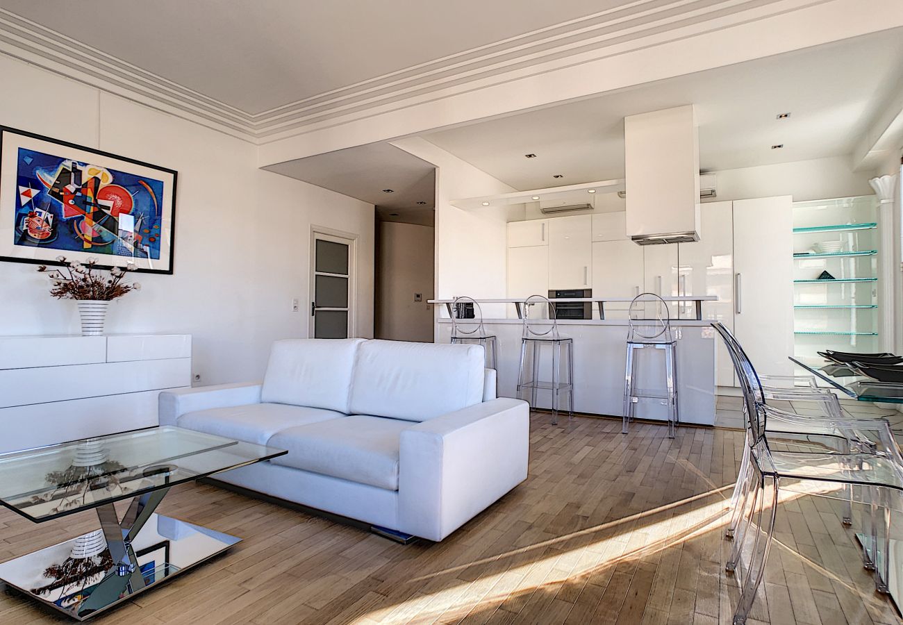 Appartement à Nice - N&J - LES AIGLES - Très proche mer - Dernier étage - Luxe