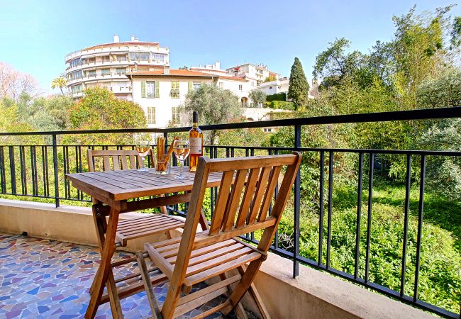 Appartement à Nice - N&J - SOLAR - Quartier des Baumettes Appartement à Nice - N&J - SOLAR - Quartier des Baumettes