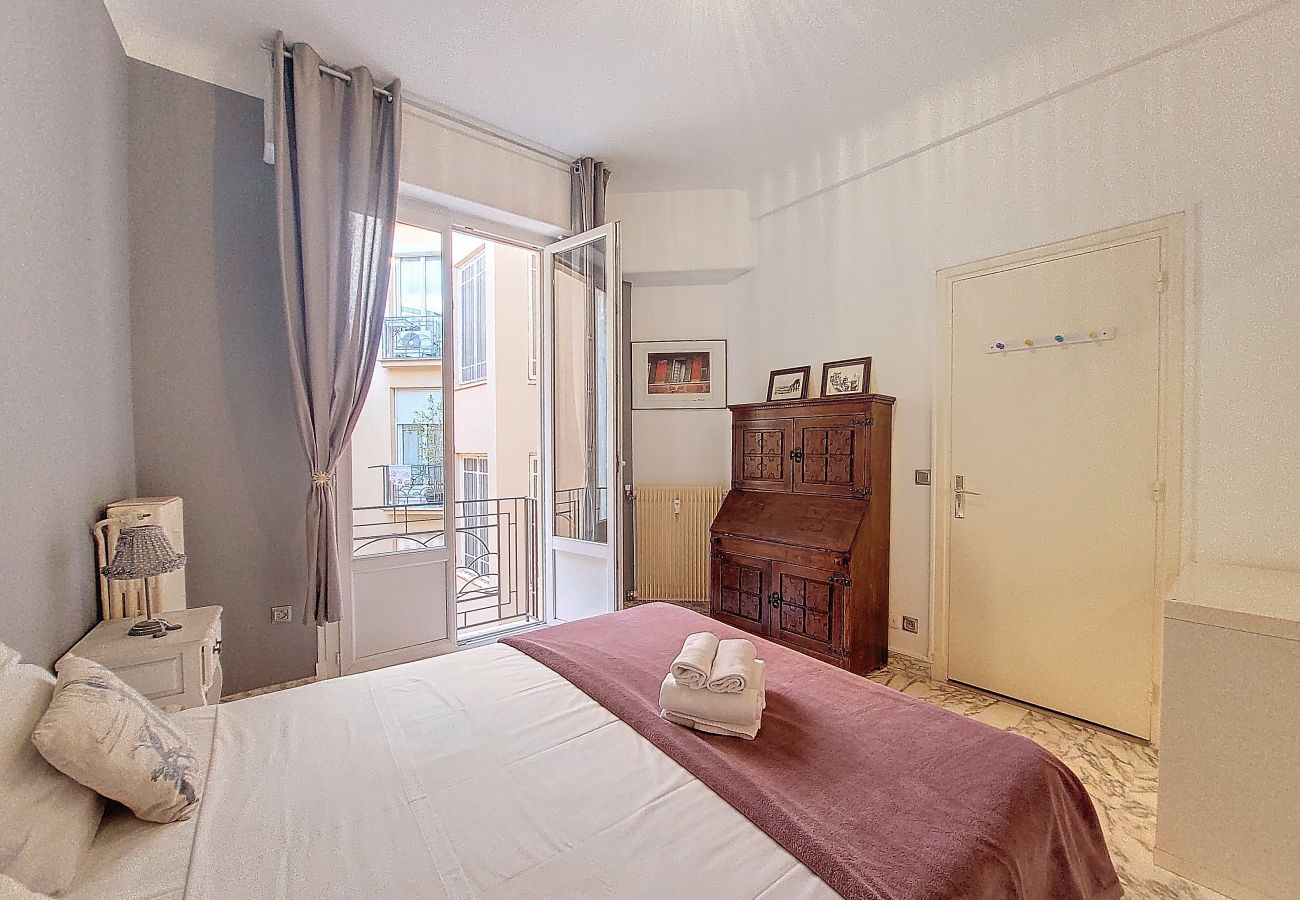 Appartement à Nice - N&J - NOE - Central - Proche mer - Spacieux