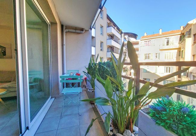 Appartement à Nice - N&J - FRESCO -  Central - Très Proche mer - Balcon Appartement à Nice - N&J - FRESCO -  Central - Très Proche mer - Balcon