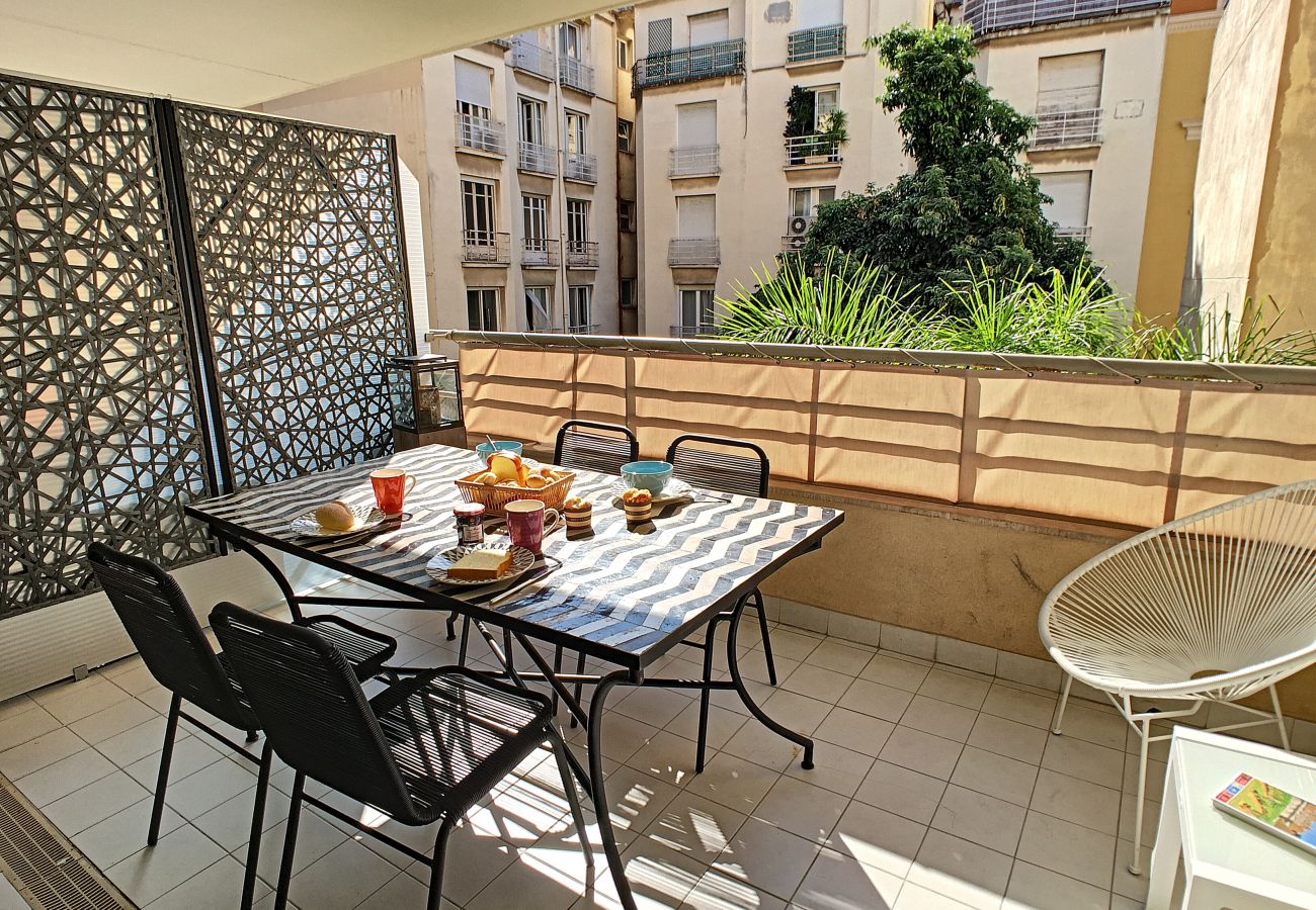 Appartement à Nice - N&J - PALAIS MEDITERRANEE TERRASSE - Très près mer