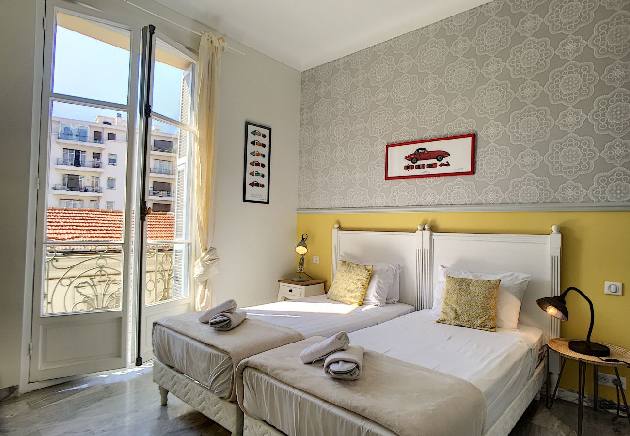 Appartement à Nice - BAIL MOBILITE ENTRE 1 ET 10 MOIS - 3200€/mois
