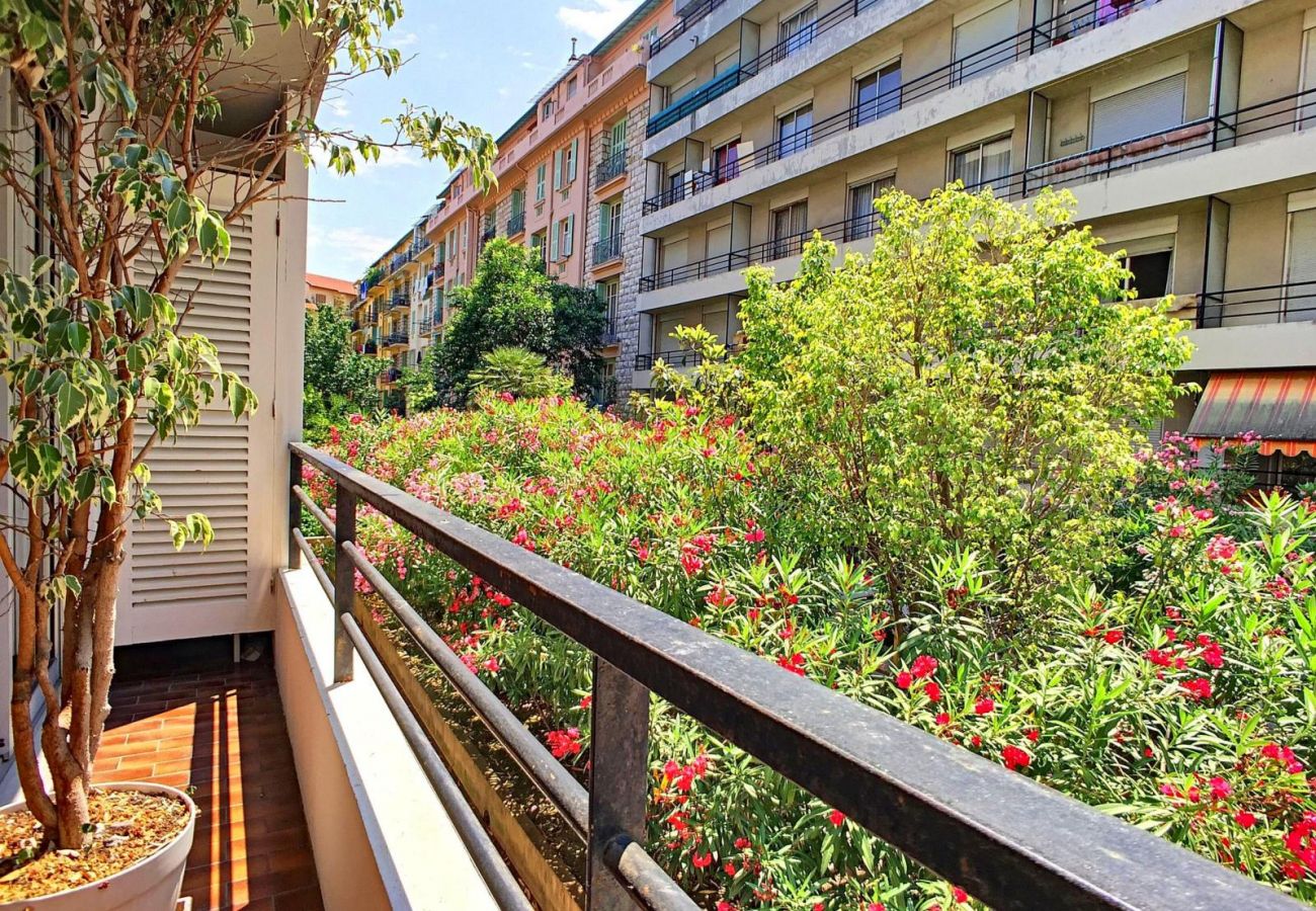 Appartement à Nice - N&J - DEBUSSY TERRASSE - Hyper centre