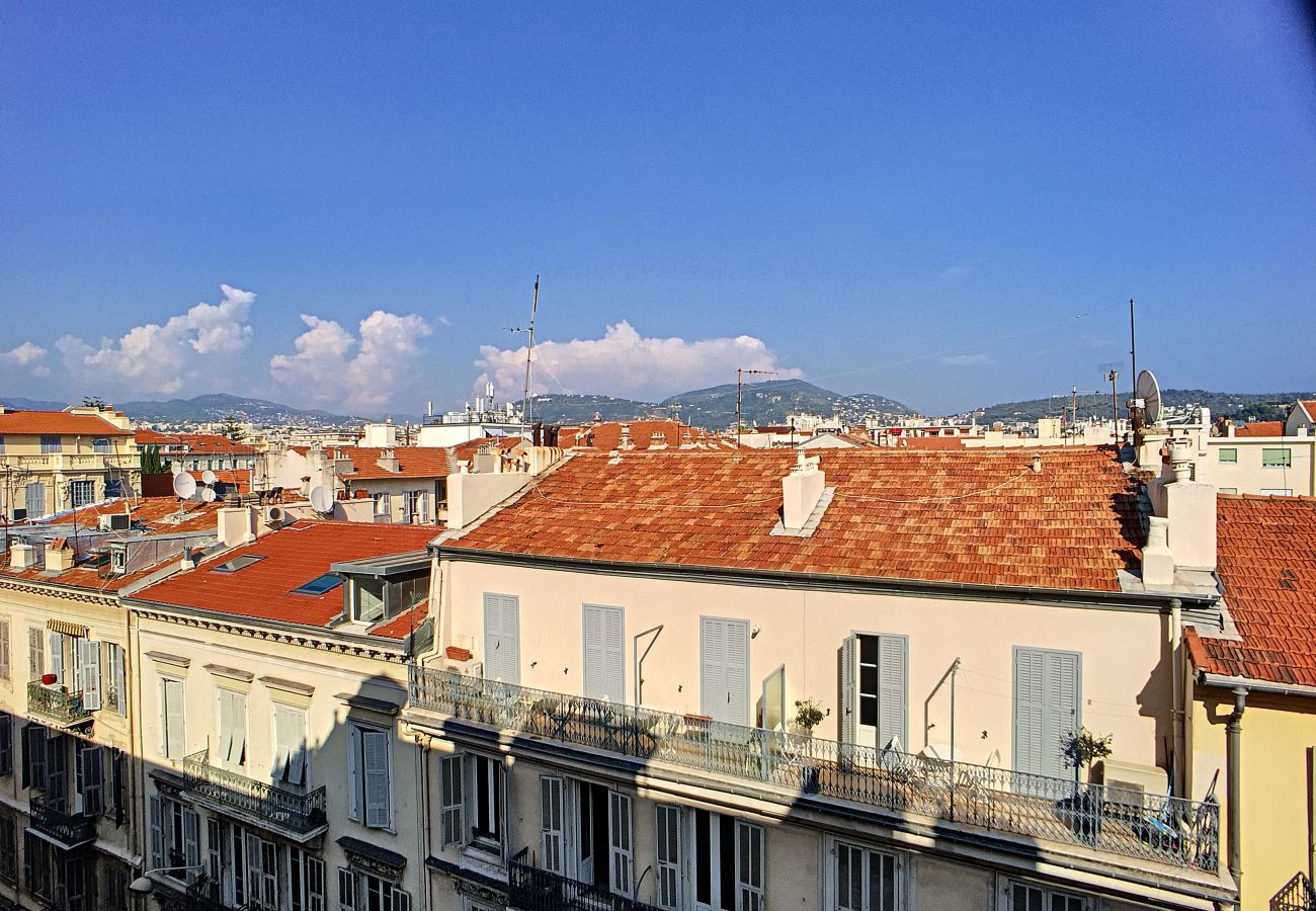 Appartement à Nice - N&J - CHAISE BLEUE - Central - Très proche mer