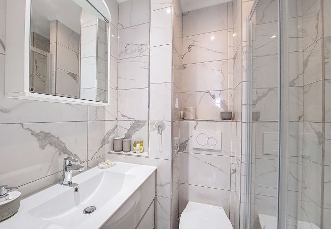 Appartement à Nice - N&J - SUITE FLORA - Central - Très proche mer Appartement à Nice - N&J - SUITE FLORA - Central - Très proche mer