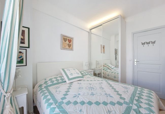Appartement à Nice - N&J - SUITE FLORA - Central - Très proche mer Appartement à Nice - N&J - SUITE FLORA - Central - Très proche mer