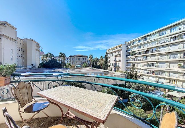 Appartement à Nice - N&J - SUITE FLORA - Central - Très proche mer Appartement à Nice - N&J - SUITE FLORA - Central - Très proche mer