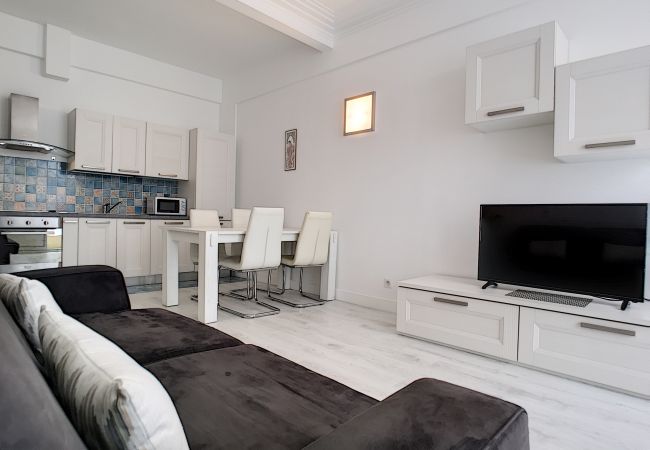 Appartement à Nice - N&J  - BEACH ROYAL - Central - Très proche mer Appartement à Nice - N&J  - BEACH ROYAL - Central - Très proche mer