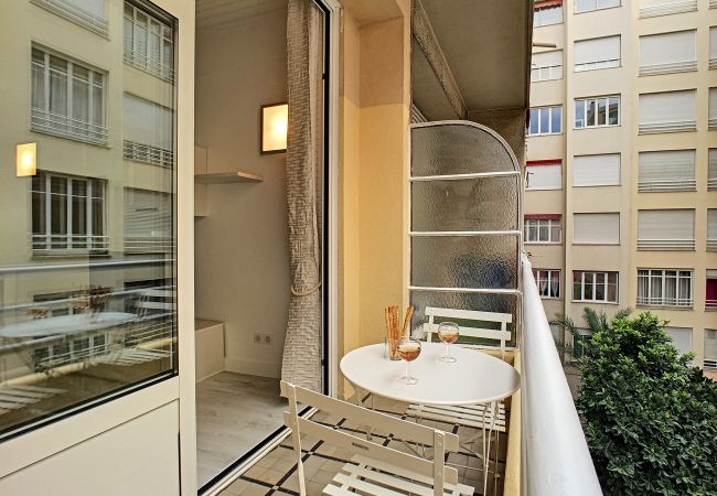 Appartement à Nice - N&J  - BEACH ROYAL - Central - Très proche mer