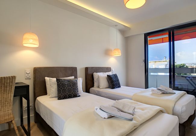 Appartement à Nice - N&J - SKY LIGHT TERRACE - Central - Proche mer Appartement à Nice - N&J - SKY LIGHT TERRACE - Central - Proche mer