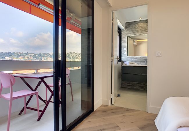 Appartement à Nice - N&J - SKY LIGHT TERRACE - Central - Proche mer Appartement à Nice - N&J - SKY LIGHT TERRACE - Central - Proche mer