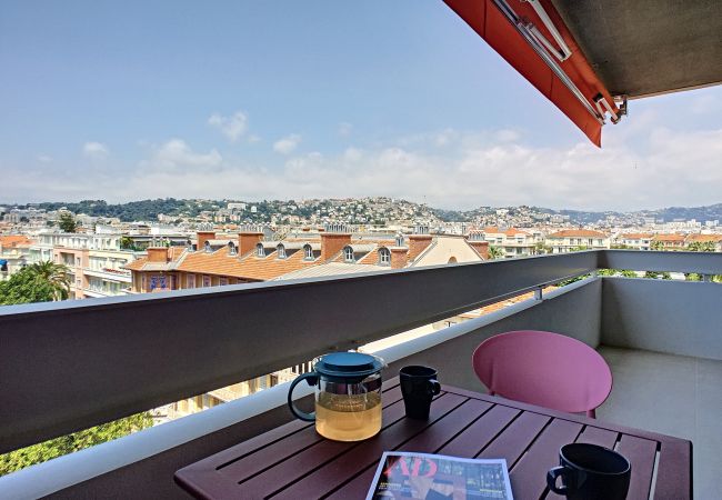 Appartement à Nice - N&J - SKY LIGHT TERRACE - Central - Proche mer Appartement à Nice - N&J - SKY LIGHT TERRACE - Central - Proche mer