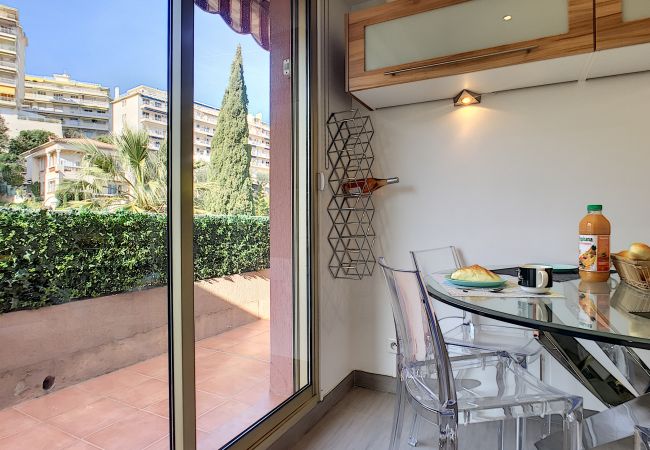 Appartement à Nice - N&J - SUNSET TERRACE - Parking gratuit Appartement à Nice - N&J - SUNSET TERRACE - Parking gratuit