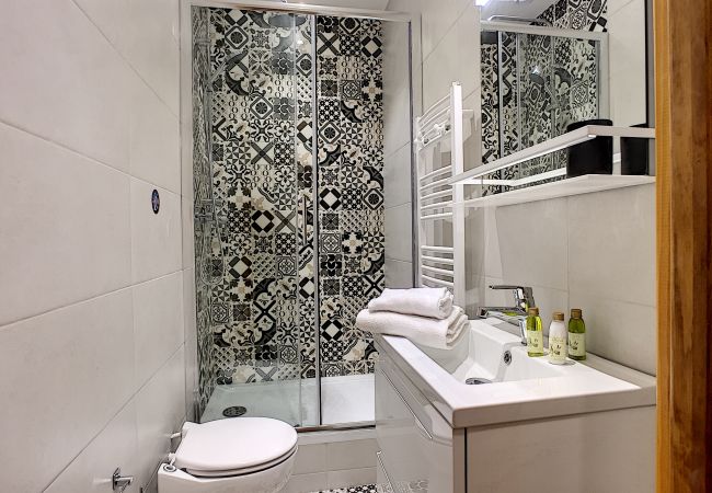 Appartement à Nice - N&J -  ROSSETTI VIEUX NICE - Coeur vieille ville  Appartement à Nice - N&J -  ROSSETTI VIEUX NICE - Coeur vieille ville