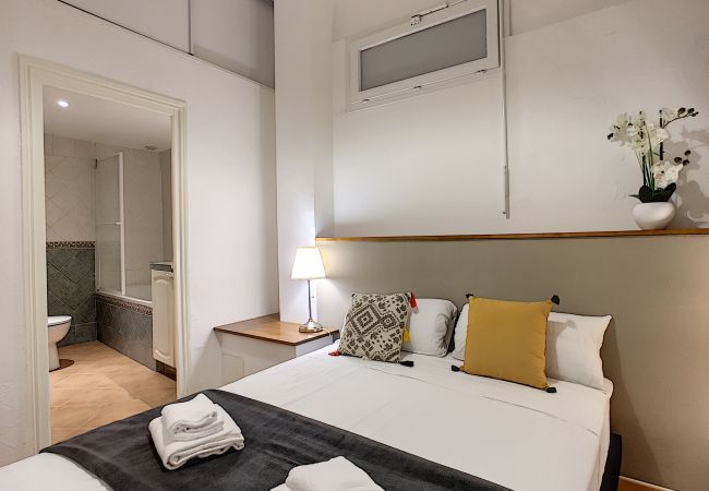 Appartement à Nice - N&J -  ROSSETTI VIEUX NICE - Coeur vieille ville  Appartement à Nice - N&J -  ROSSETTI VIEUX NICE - Coeur vieille ville