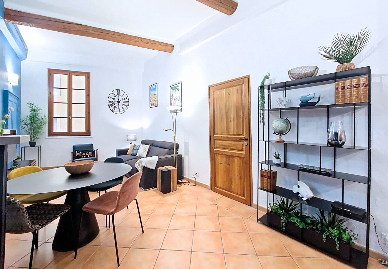 Appartement à Nice - N&J -  L'ESCALE - Coeur vieille ville 