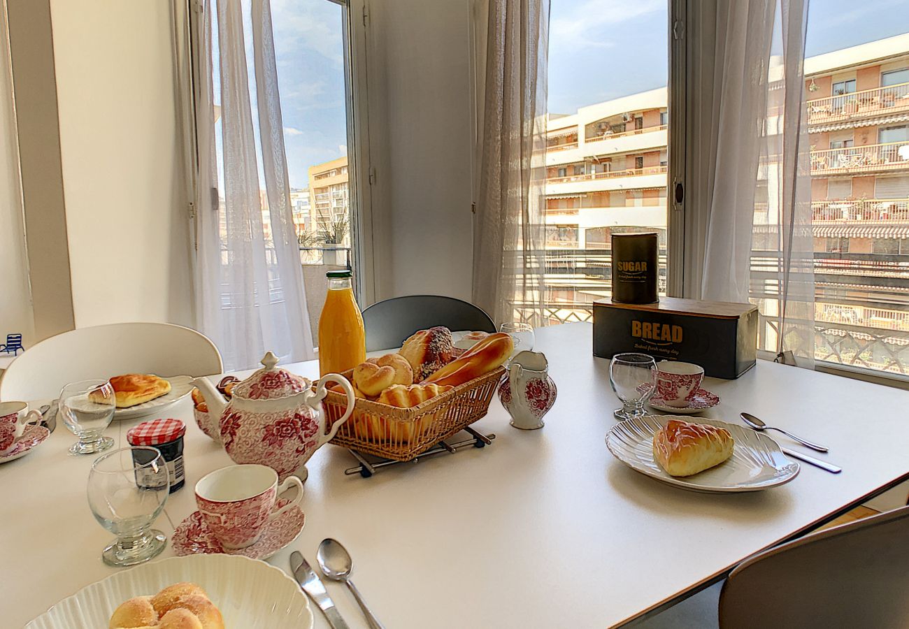 Appartement à Nice - N&J - GLORIA BEACH - Près mer - Immeuble prestige