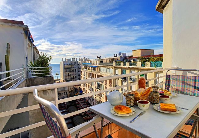 Appartement à Nice - N&J - BEACH COTTAGE TERRACE - Très proche mer Appartement à Nice - N&J - BEACH COTTAGE TERRACE - Très proche mer